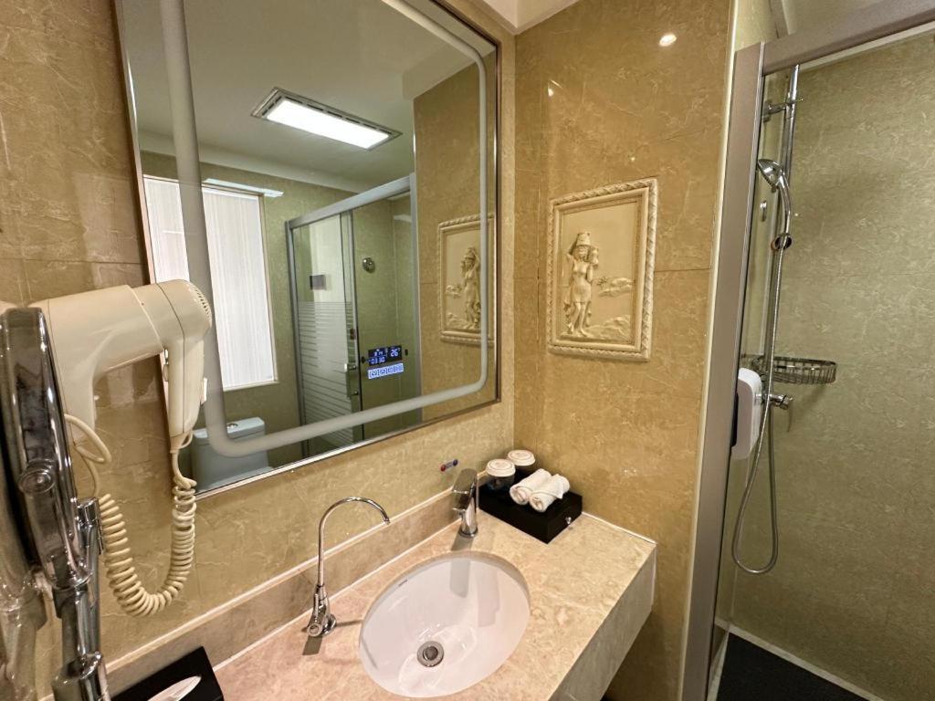 Lanzhou Hualian Hotel Exterior foto